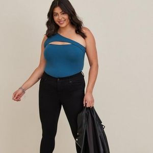 🎊Foxy Cutout One Shoulder Top